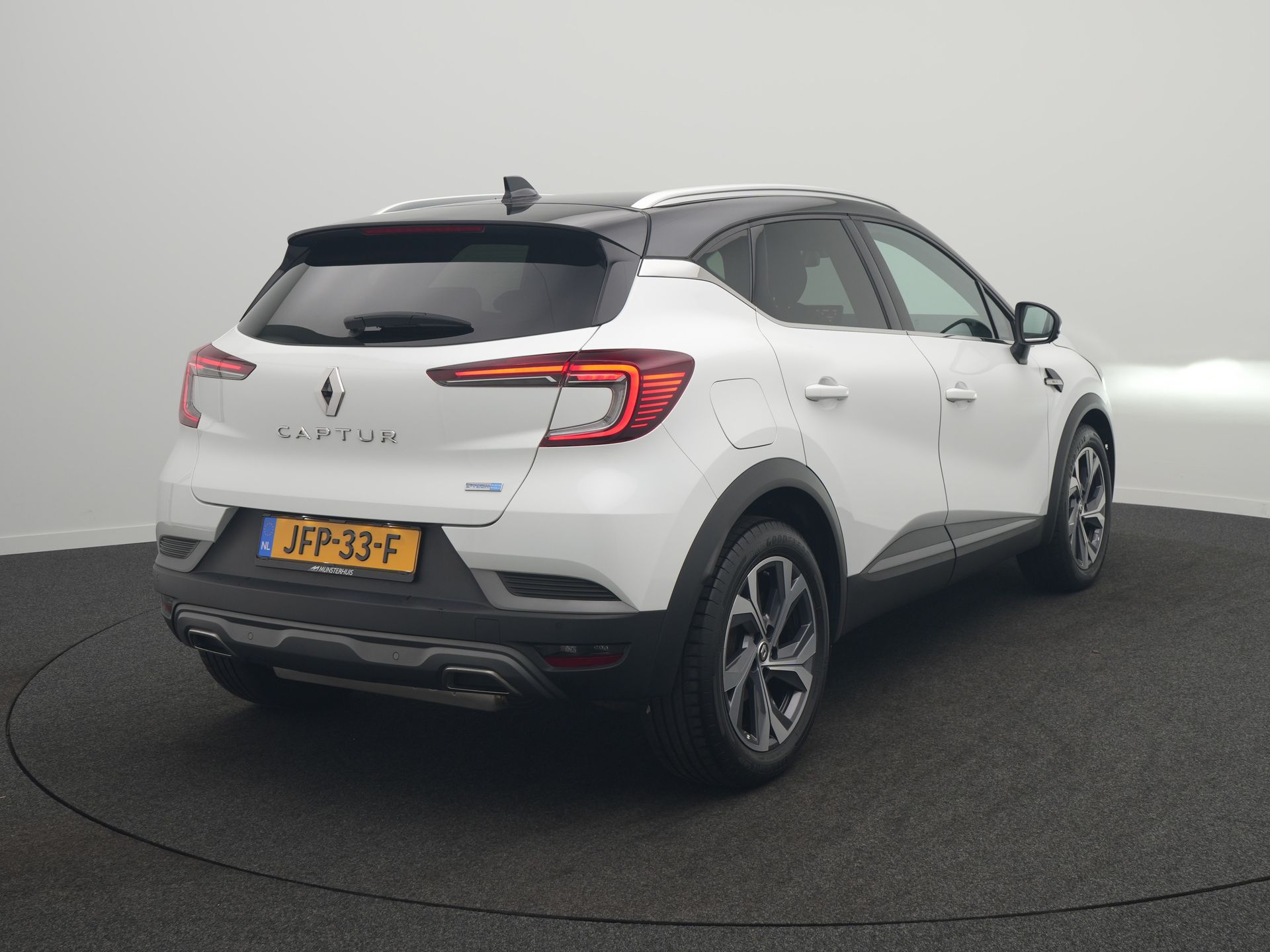 Renault Captur 1.6 E-Tech Plug-in Hybrid 160 RS Line - Afbeelding 4