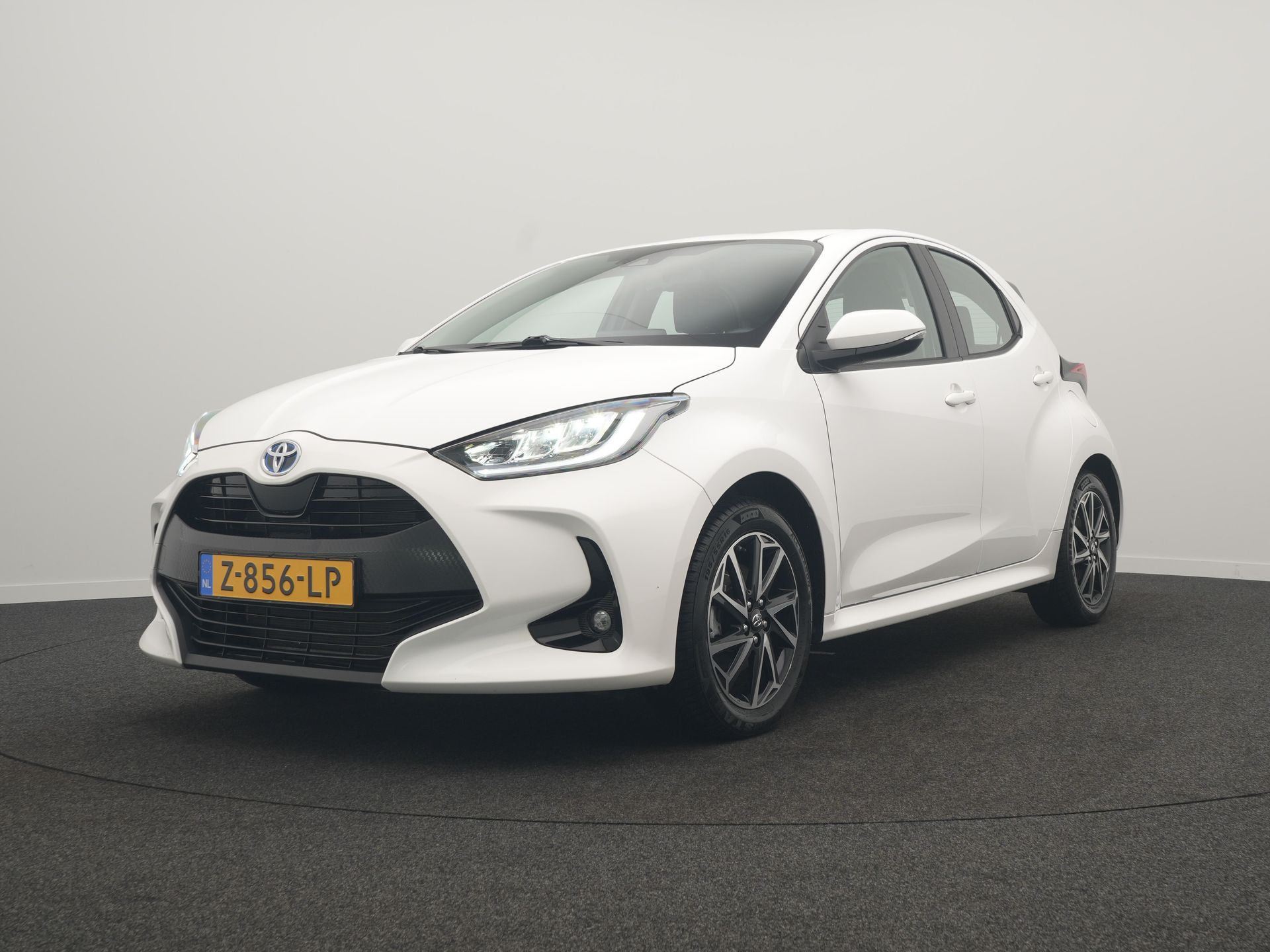 Toyota Yaris 1.5 Hybrid Dynamic - Occasion Lease vanaf €414 p/m - Afbeelding 5