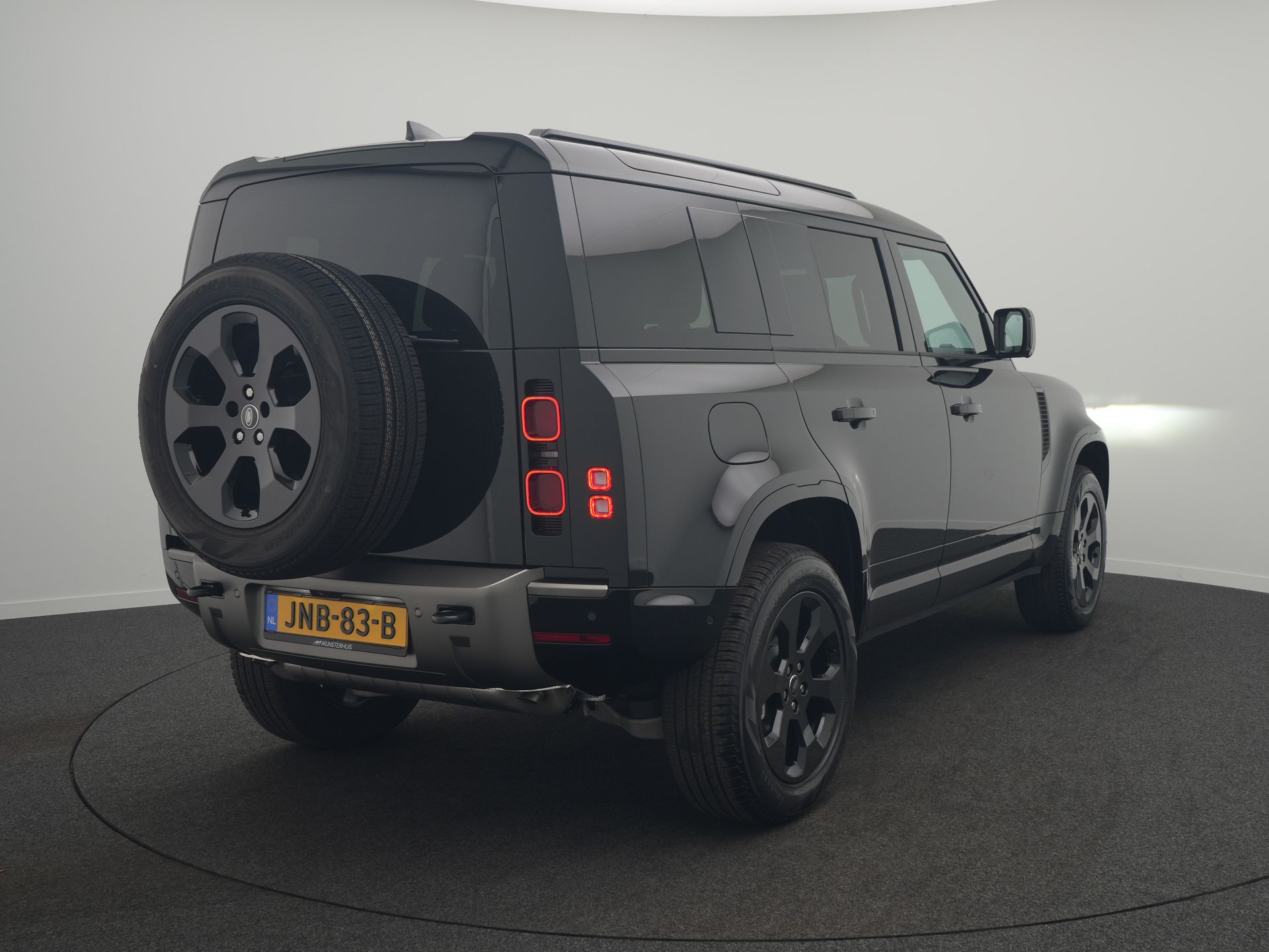 Land Rover Defender 110 2.0 P300e 110 X-Dynamic SE - Afbeelding 4
