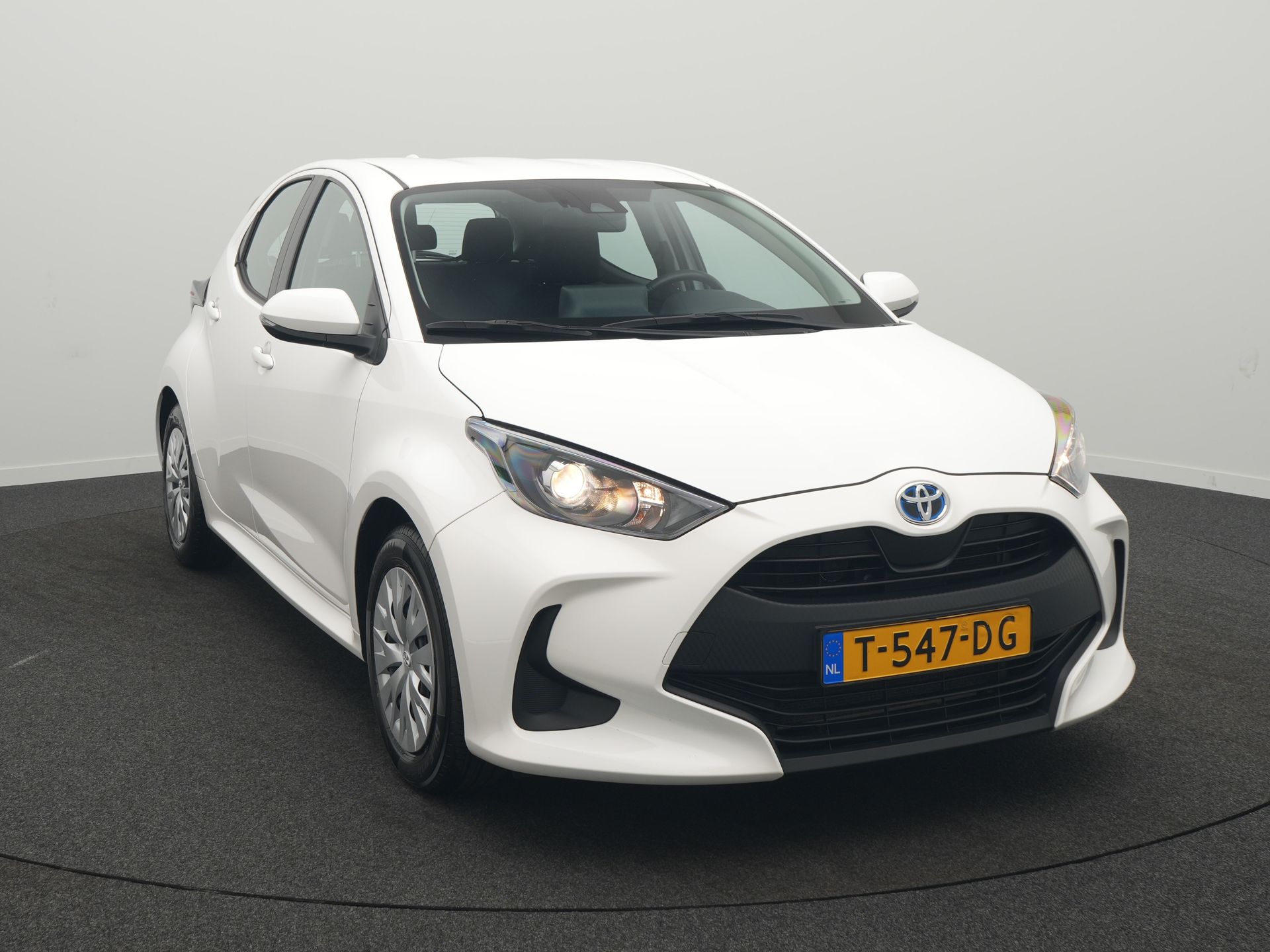 Toyota Yaris 1.5 Hybrid Active - Occasion Lease vanaf €369 p/m - Afbeelding 2