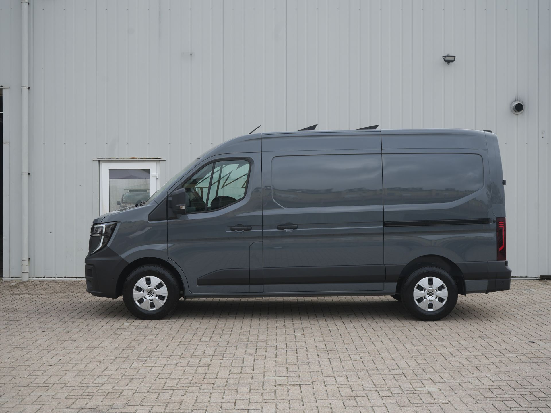 Renault Master T35 2.0 dCi 170 L2H2 Extra - Occasion Lease vanaf €649 p/m - Afbeelding 2