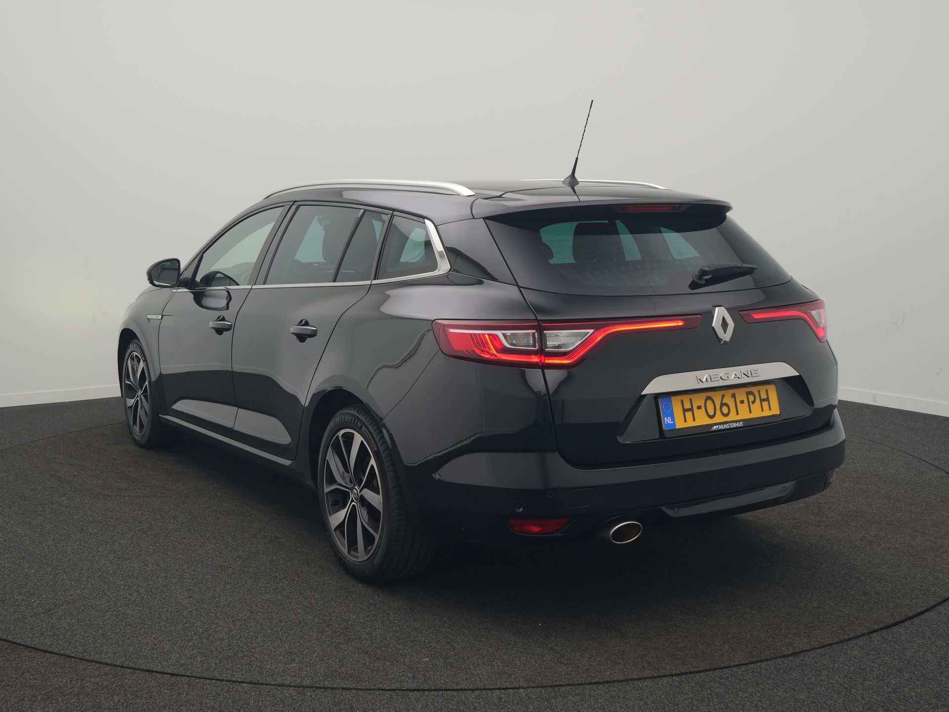Renault Mégane Estate TCe 140 Bose - Occasion Lease vanaf €589 p/m - Afbeelding 4