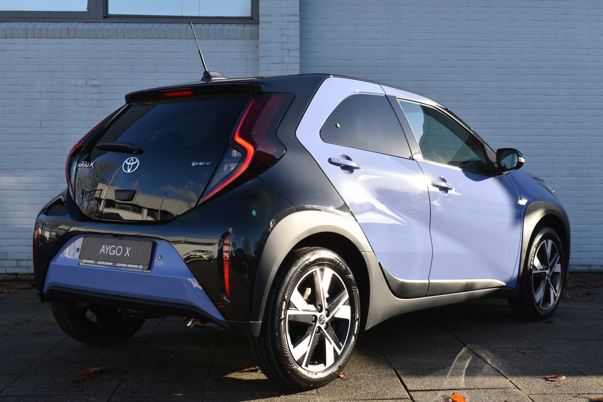 Toyota Aygo X Hybrid 115 pulse Automaat 116pk - Afbeelding 3