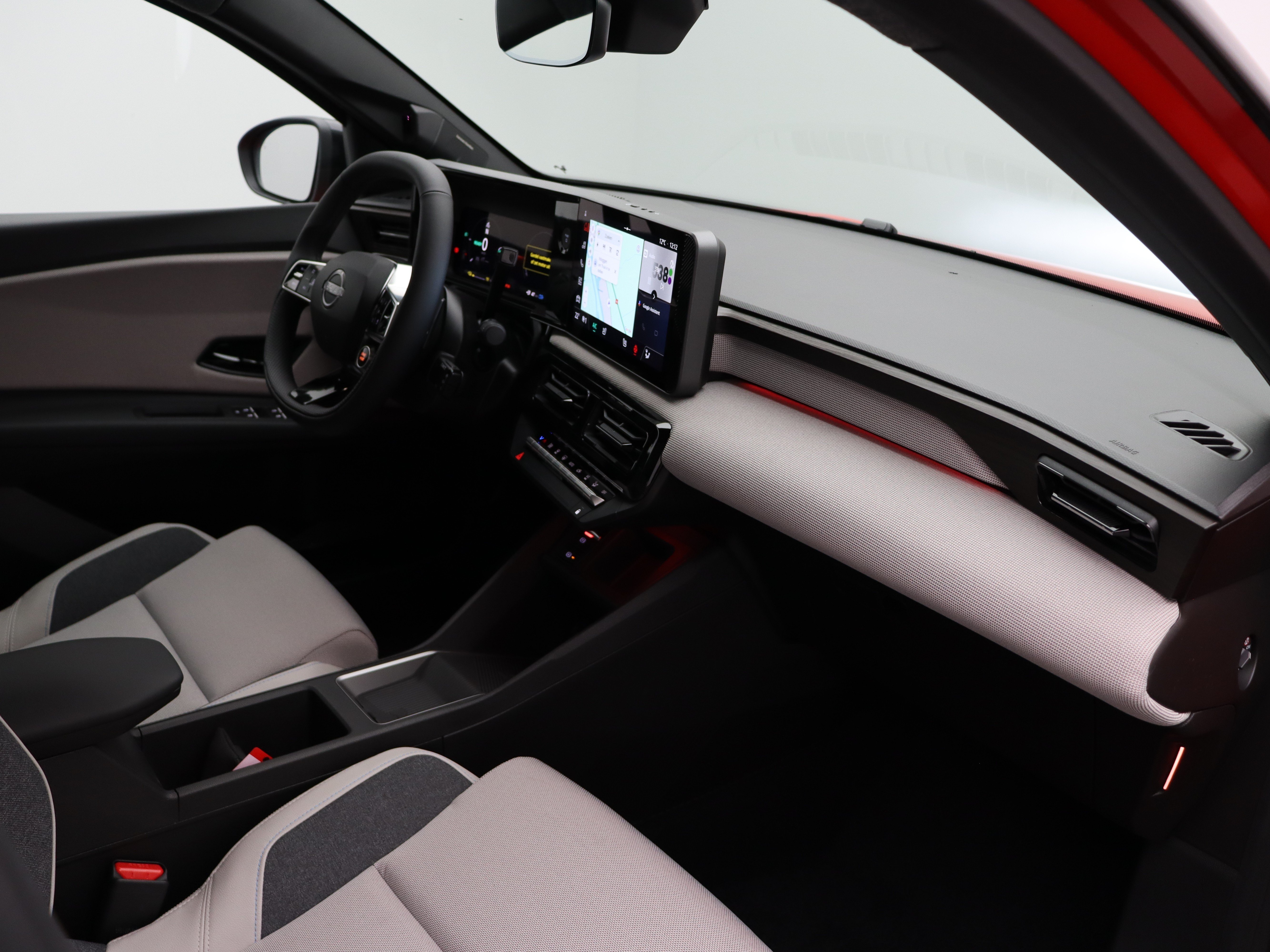 Nissan Micra Evolve + 18'' "Sport" lichtmetalen velgen + Interieur "Chill" 52 kWh - Afbeelding 6