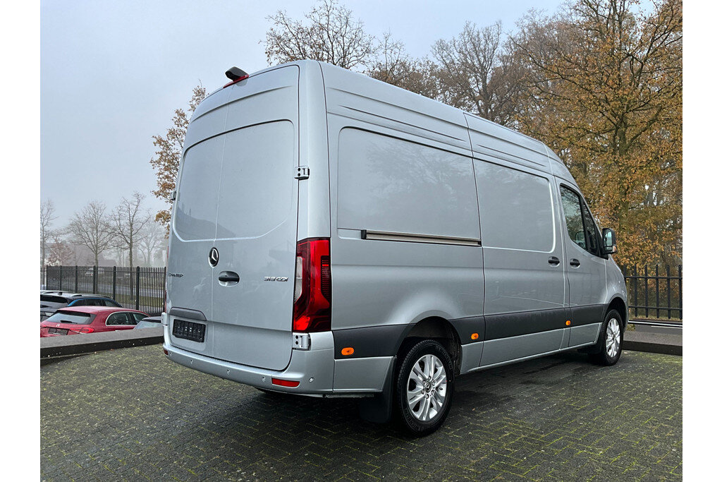 Mercedes-Benz Sprinter 319 CDI L2H2 3500kg AK | Navi | LED | Gev.stoel | Camera | Distronic | - Afbeelding 2