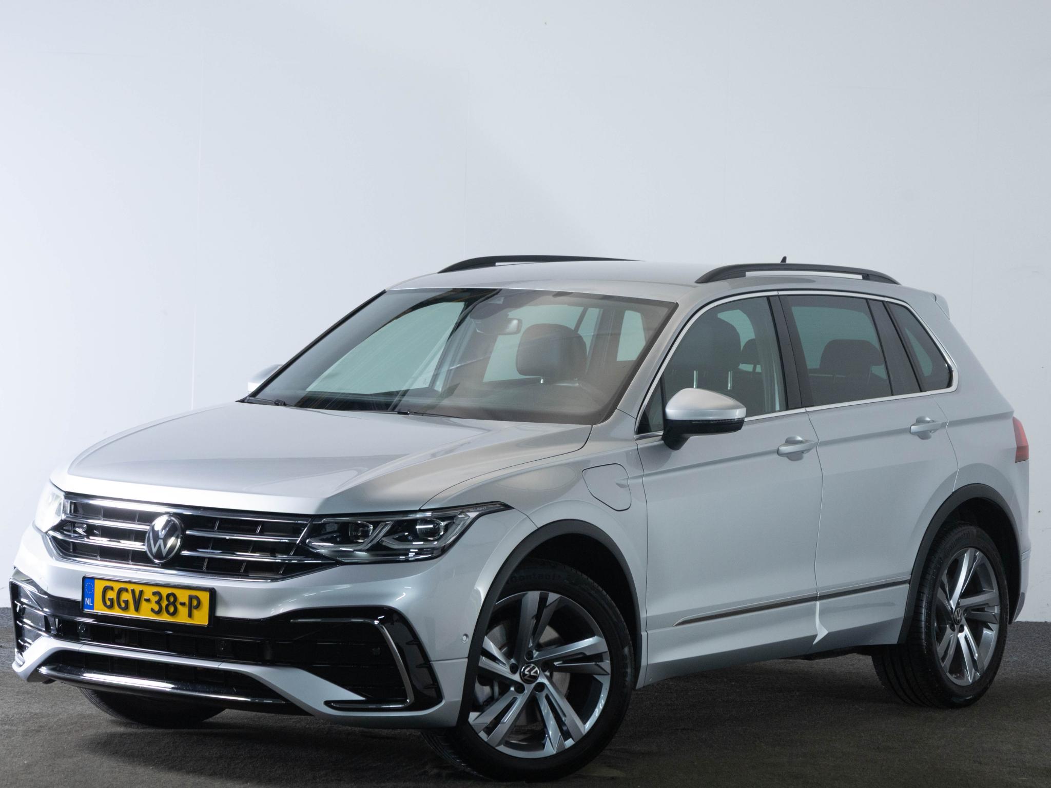 Volkswagen Tiguan R-Line 1.4 TSI 245 PK eHybrid - Afbeelding 3