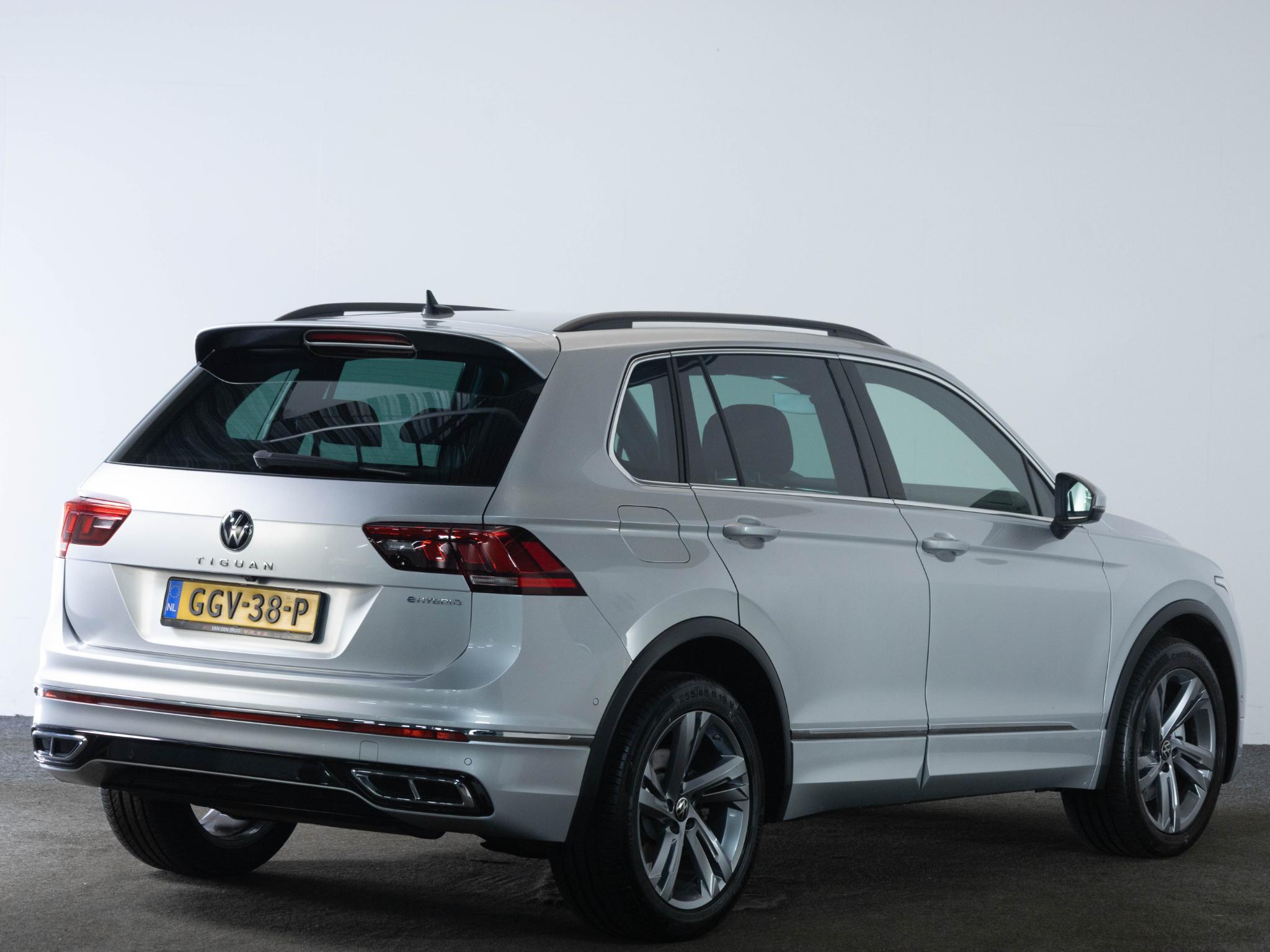 Volkswagen Tiguan R-Line 1.4 TSI 245 PK eHybrid - Afbeelding 4