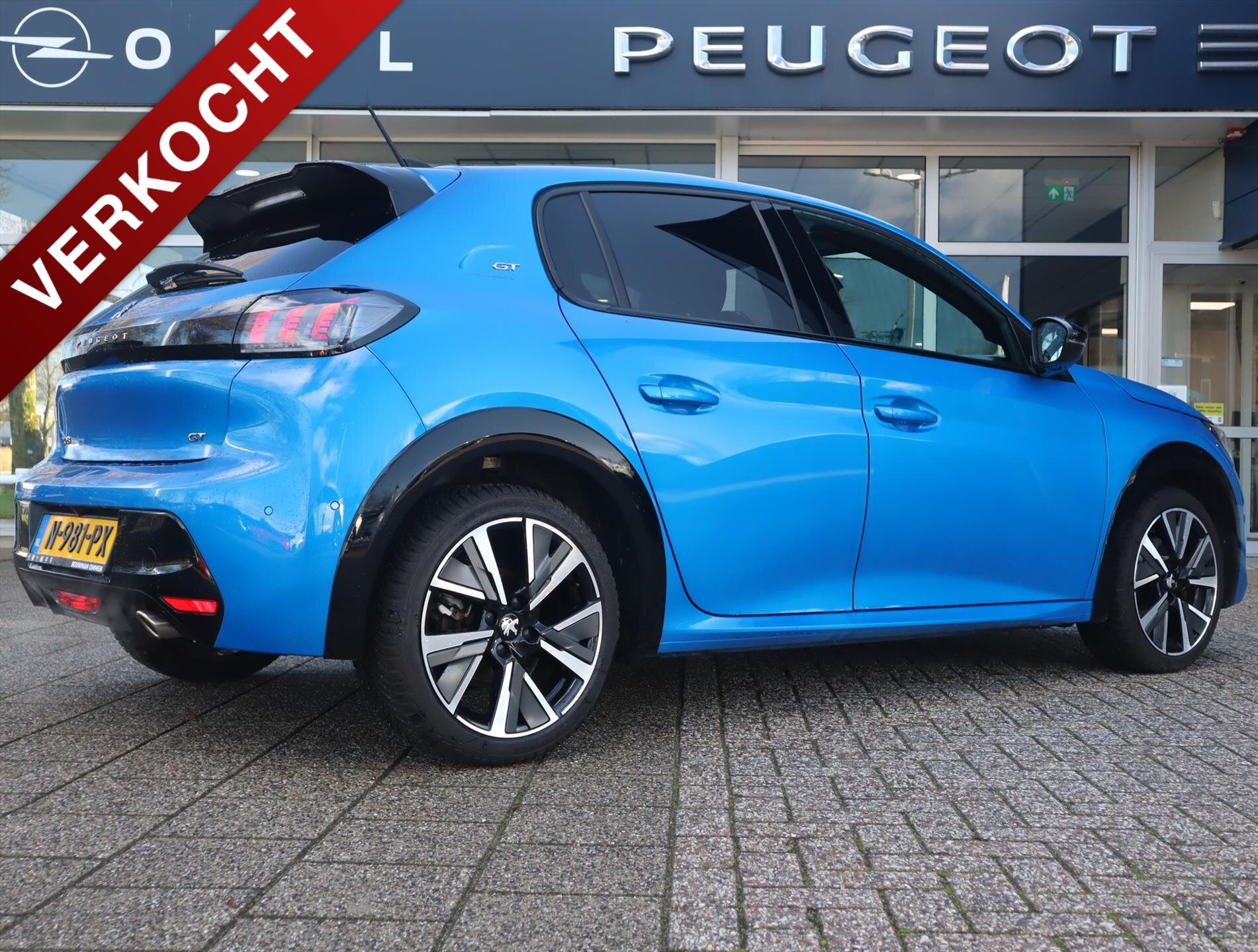 Peugeot 208 GT PureTech 100pk EAT8 automaat, Rijklaarprijs, Navigatie Trekhaak afn. Adaptieve cruise control Verwarmbare voorstoelen