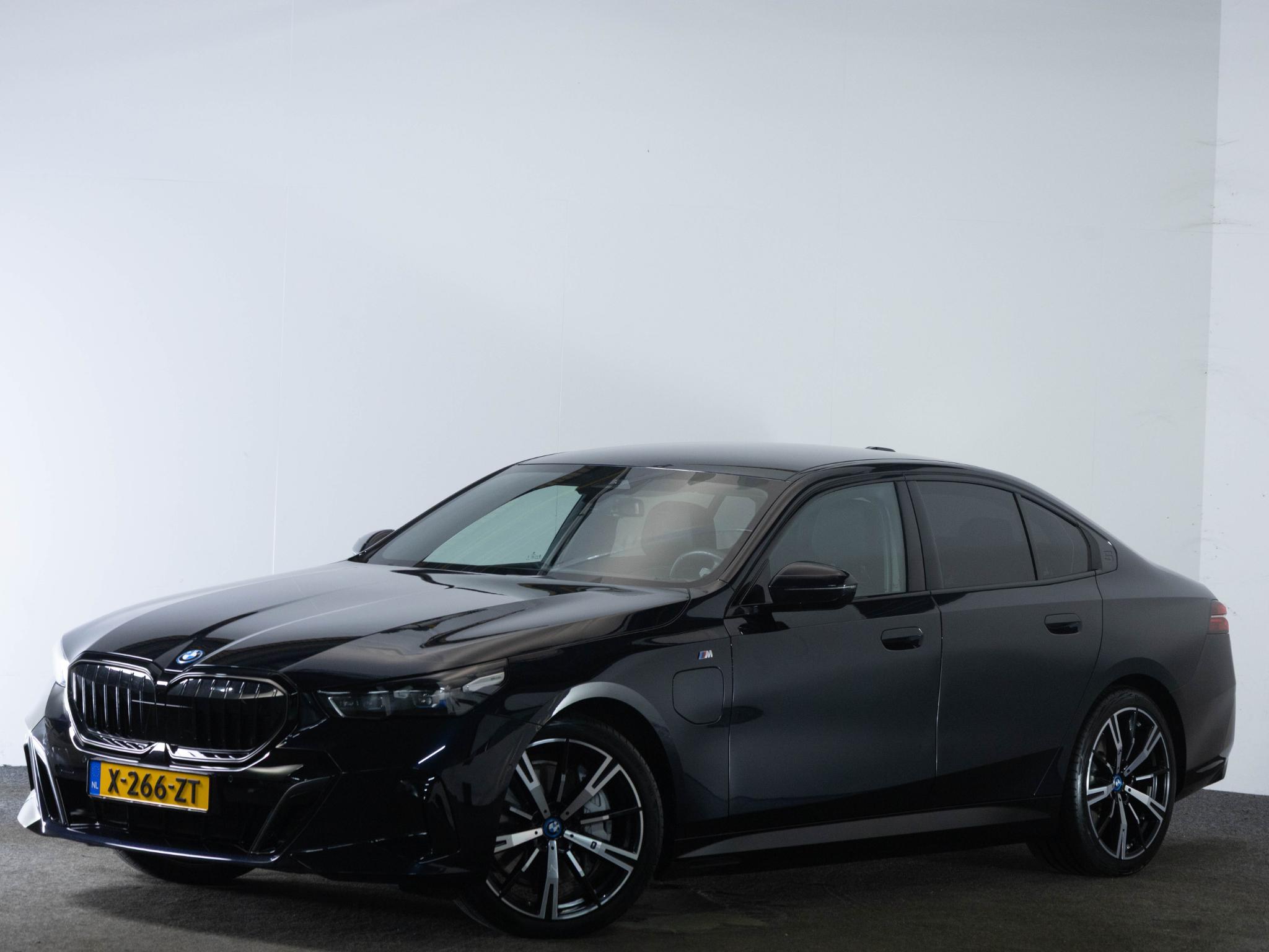 BMW 5 Serie 550e 490 PK M-Sport xDrive - Afbeelding 3