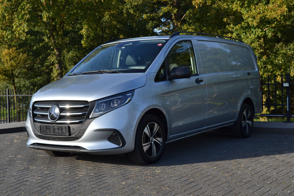Mercedes-Benz Vito 116 CDI L2 Lang | Leer | MBUX | LED | Stoelverw. | Camera | 2.5t AHK | 3P