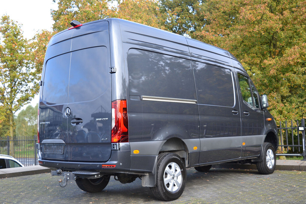 Mercedes-Benz Sprinter 319 CDI KA L2H2 - Afbeelding 2