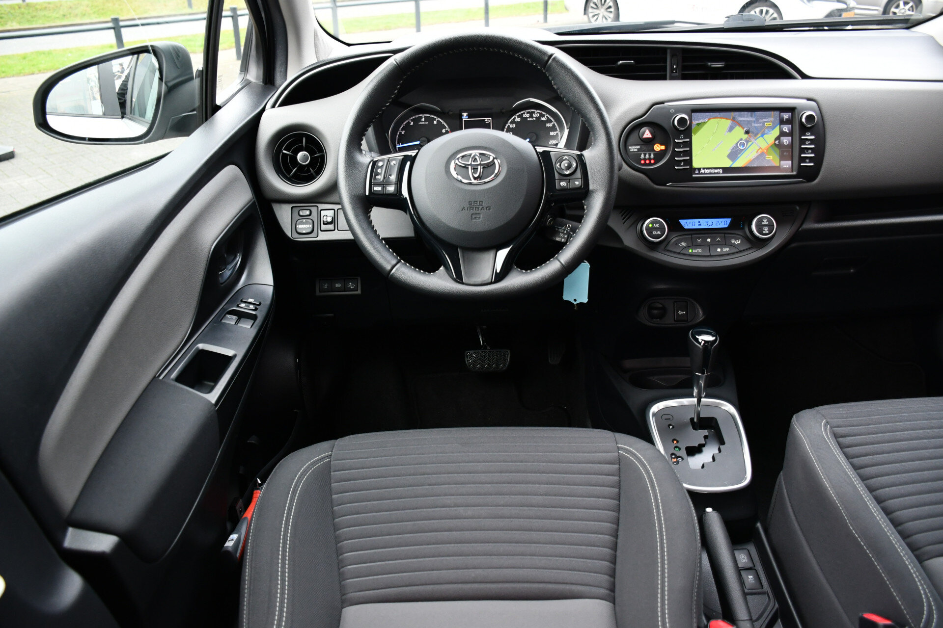 Toyota Yaris 1.5 VVT-i Active Automaat 112pk - Afbeelding 2