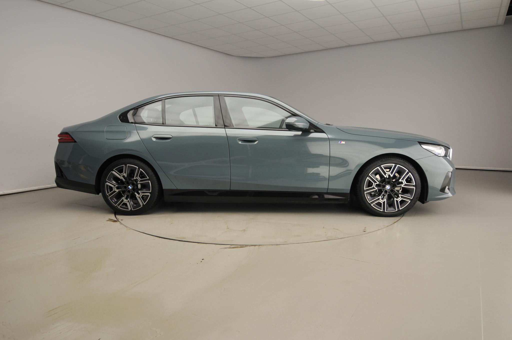 BMW 5 Serie Sedan 530e - Afbeelding 4