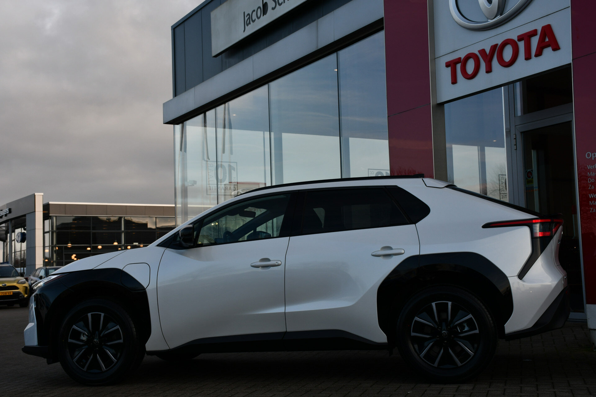 Toyota bZ4X Dynamic AWD 73 kWh 343pk - Afbeelding 5