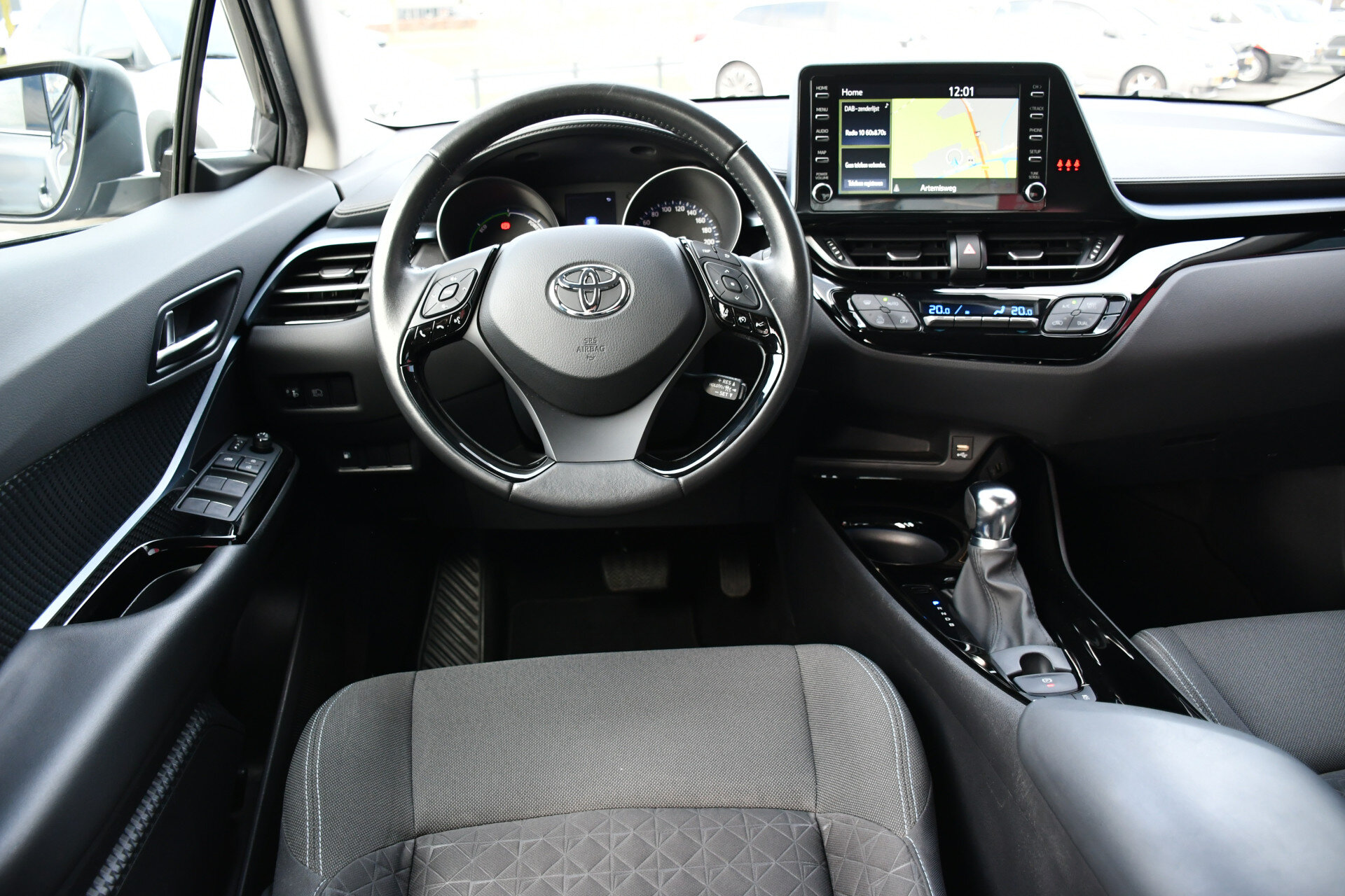 Toyota C-HR 1.8 Hybrid Dynamic Automaat 122pk - Afbeelding 2