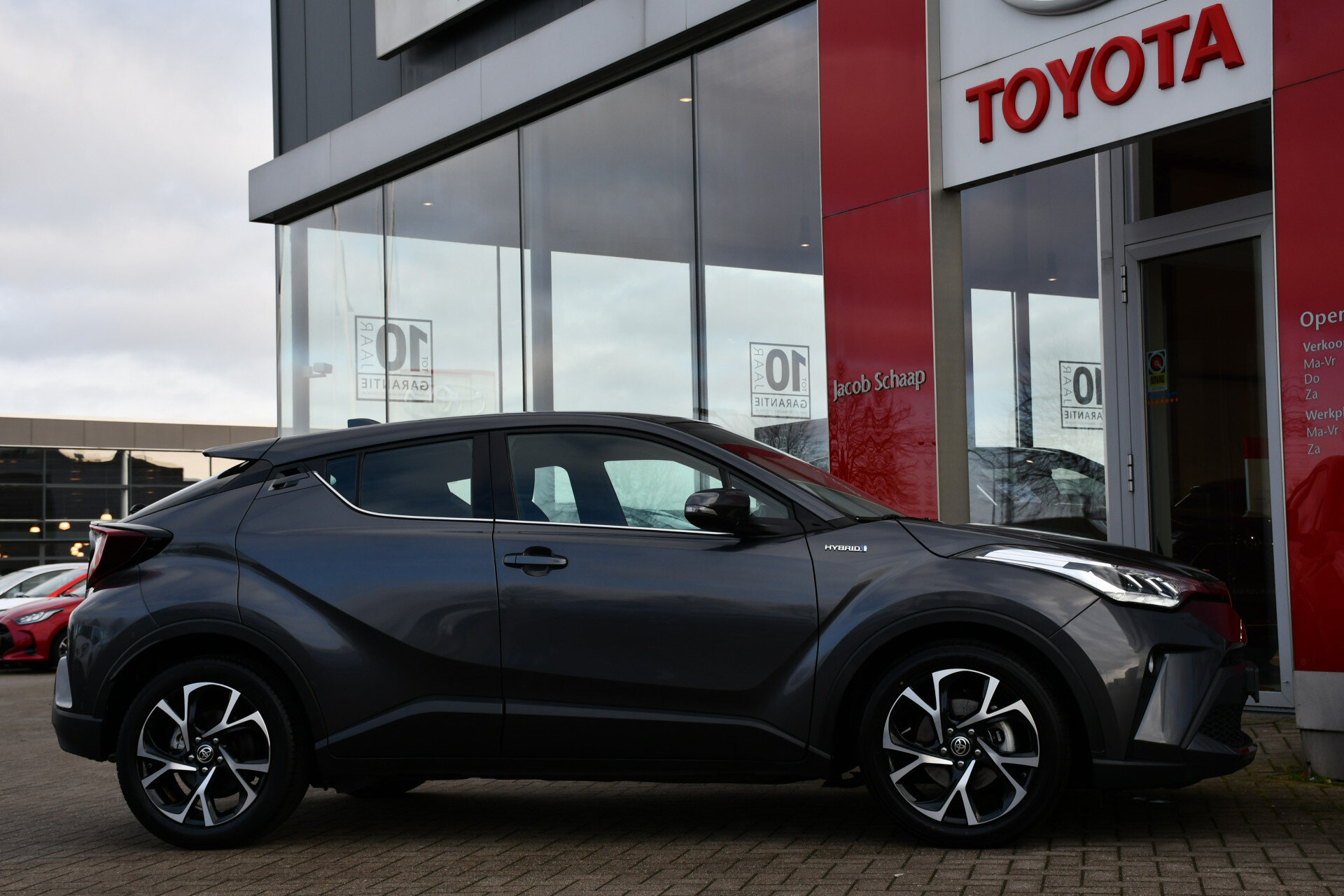 Toyota C-HR 1.8 Hybrid Dynamic Automaat 122pk - Afbeelding 3