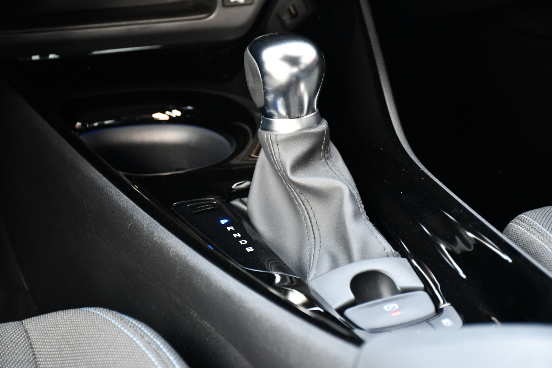 Toyota C-HR 1.8 Hybrid Dynamic Automaat 122pk - Afbeelding 4