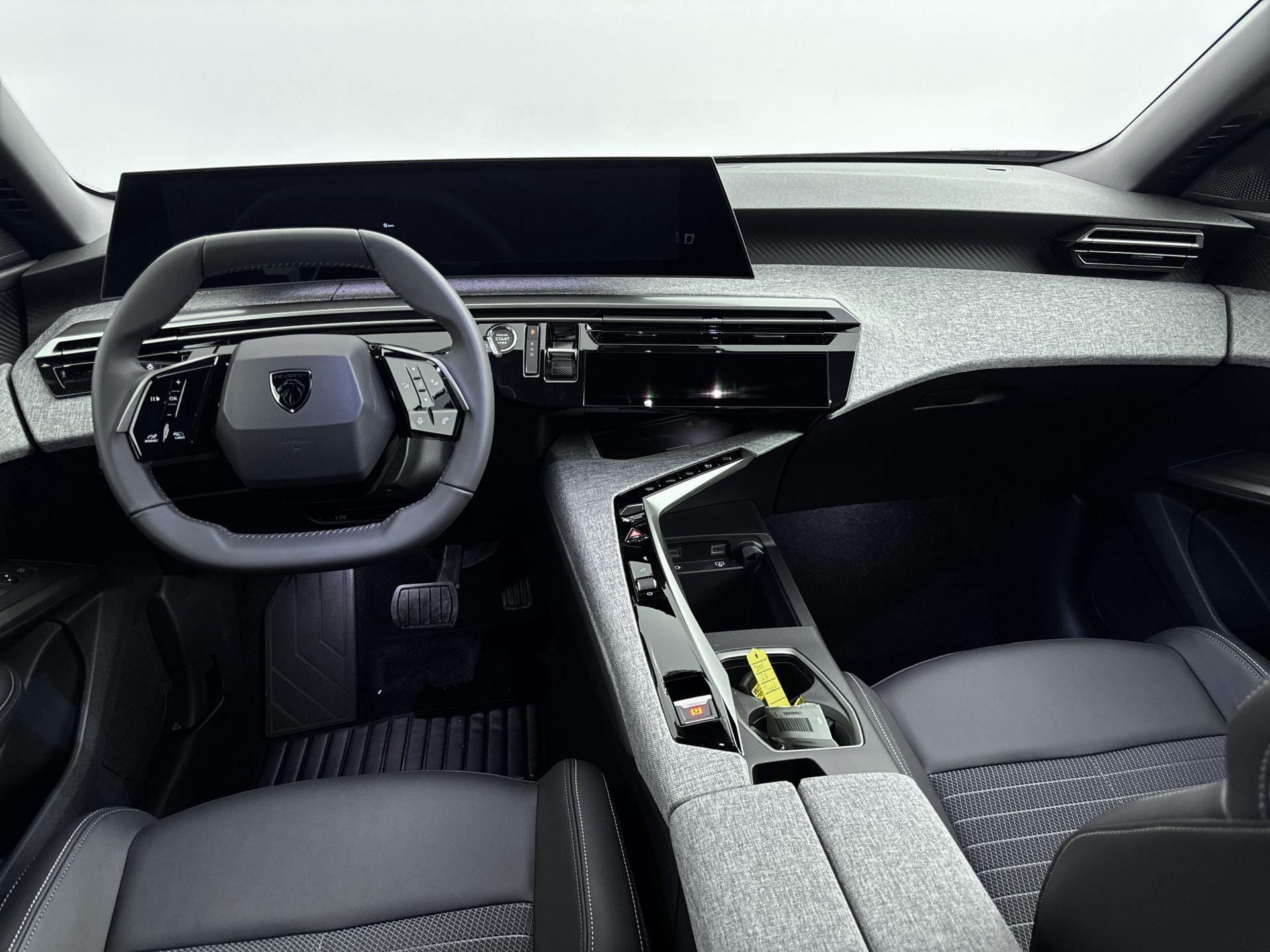 Peugeot e-3008