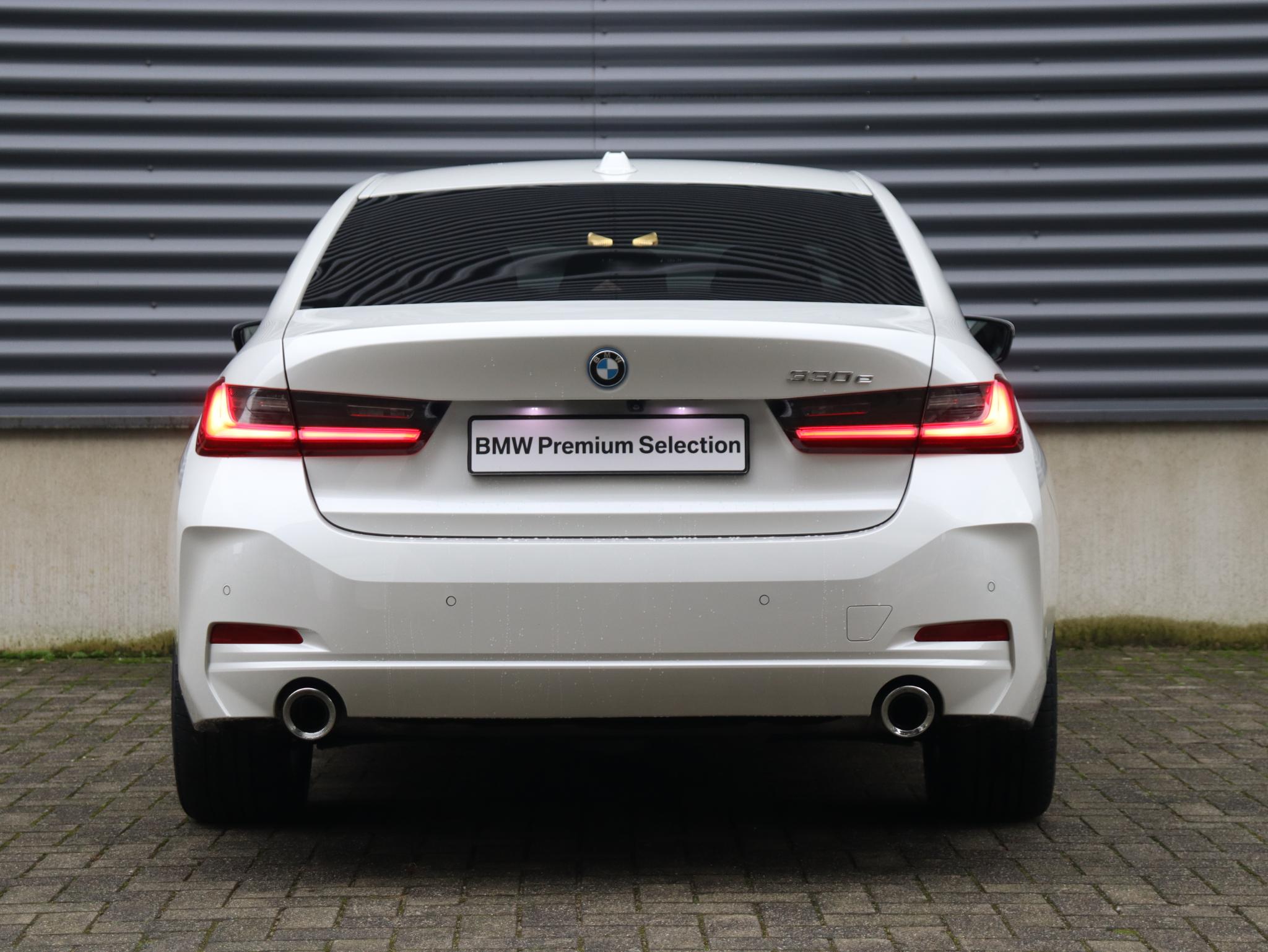 BMW 3 Serie Sedan 330e - Afbeelding 4