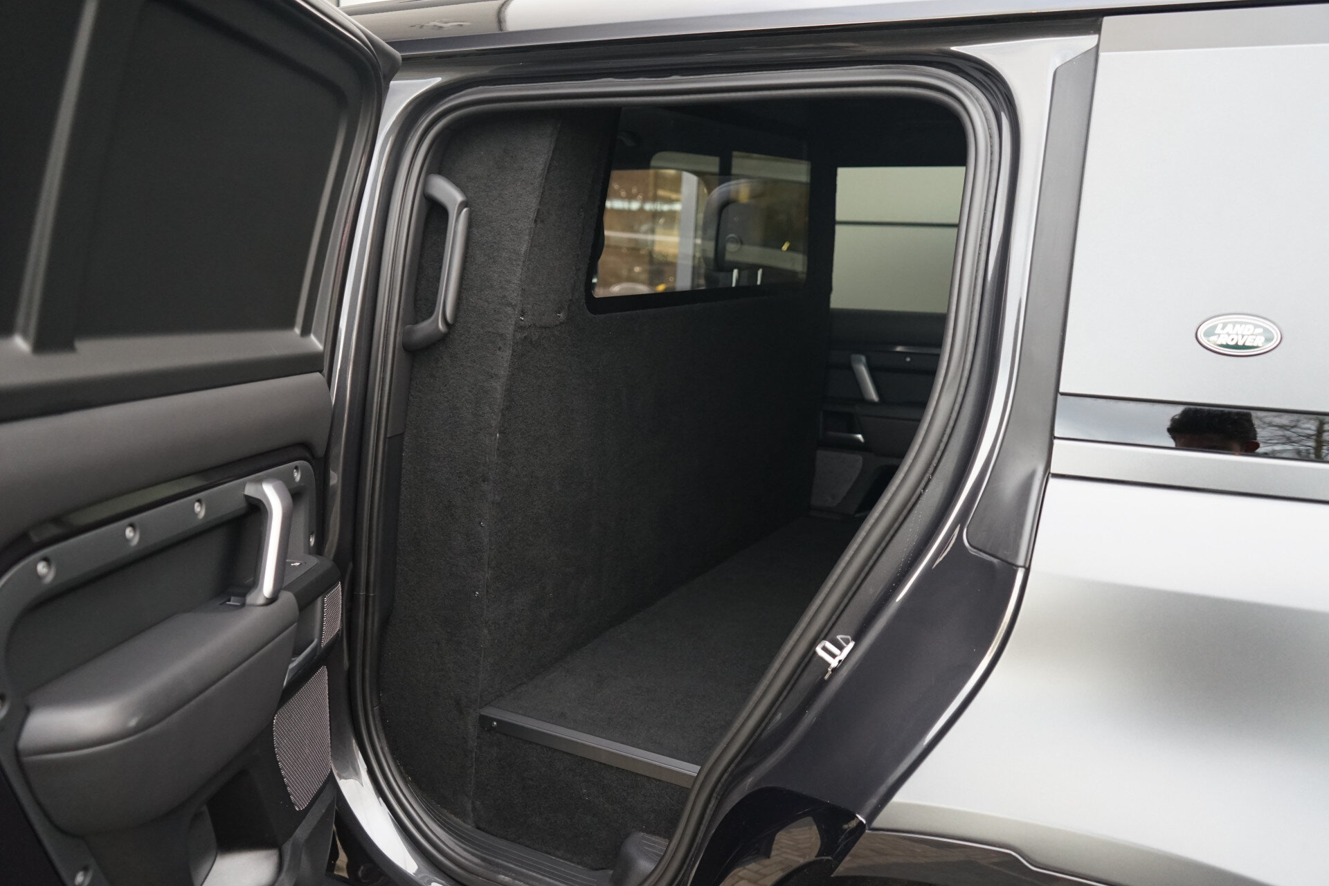 Land Rover Defender 5.0 P525 110 V8 Carpathian Edition - Afbeelding 4