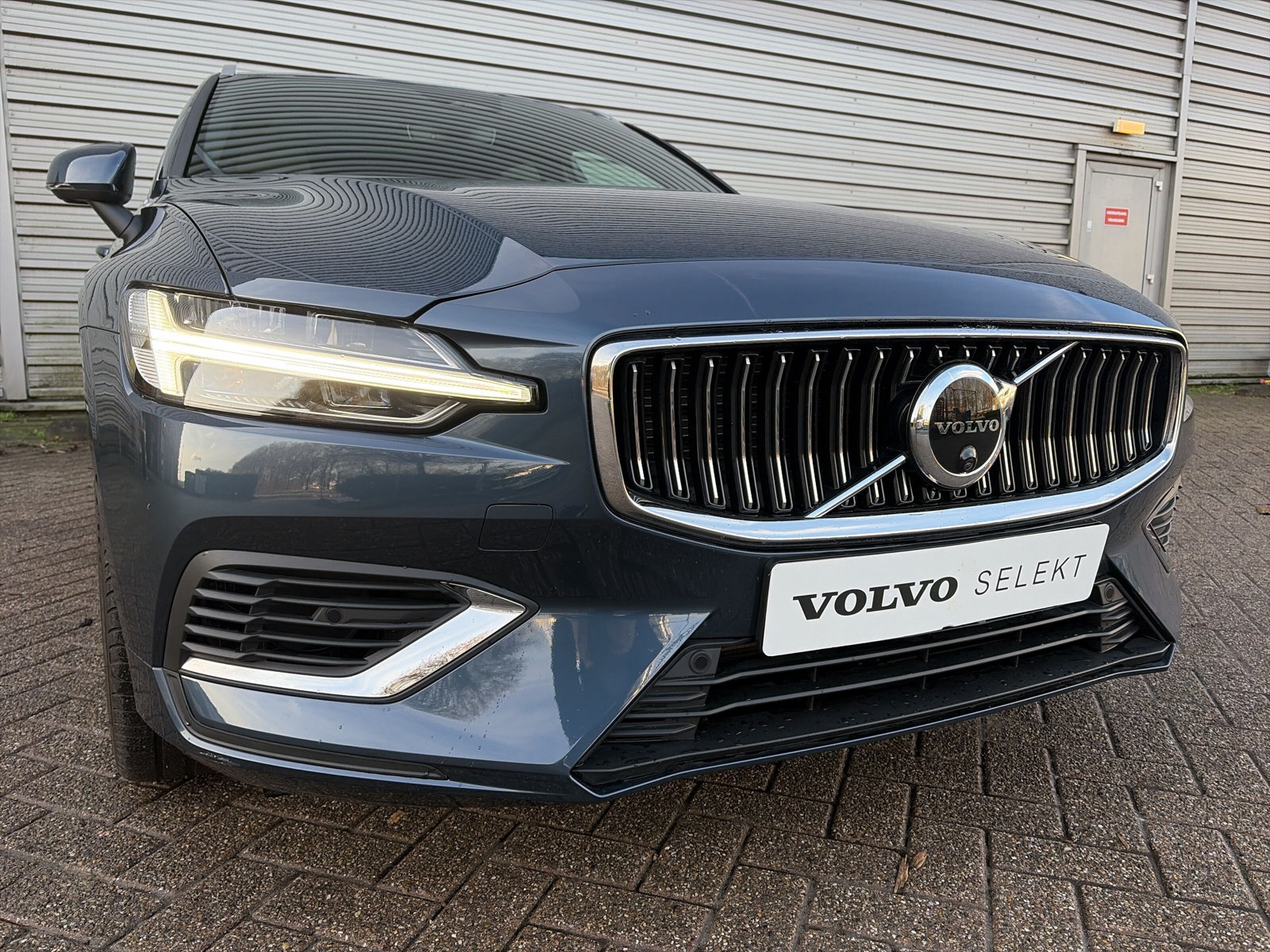 Volvo V60 T6 AWD 350PK Plug-in Hybrid Plus Bright - Afbeelding 4
