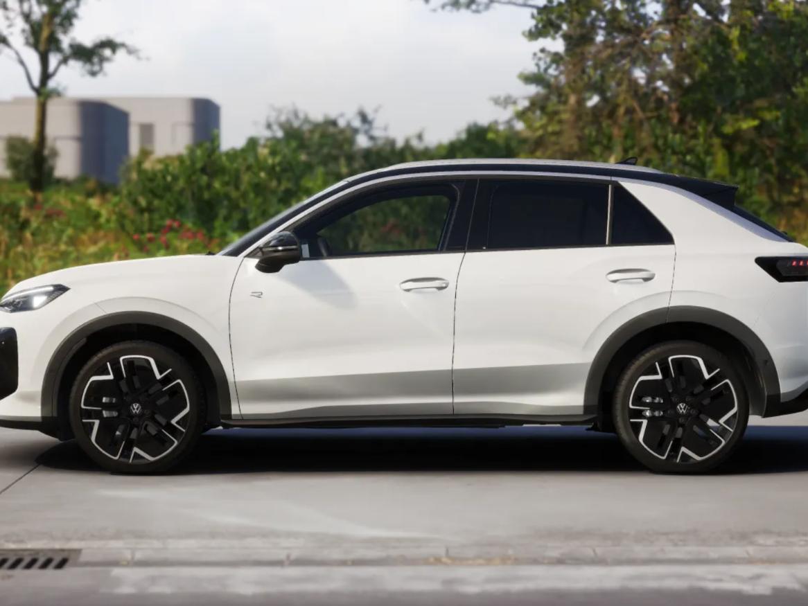 Volkswagen T-Roc R-Line First Edition 1.5 eTSI 110 kW / 150 PK SUV  - Afbeelding 2