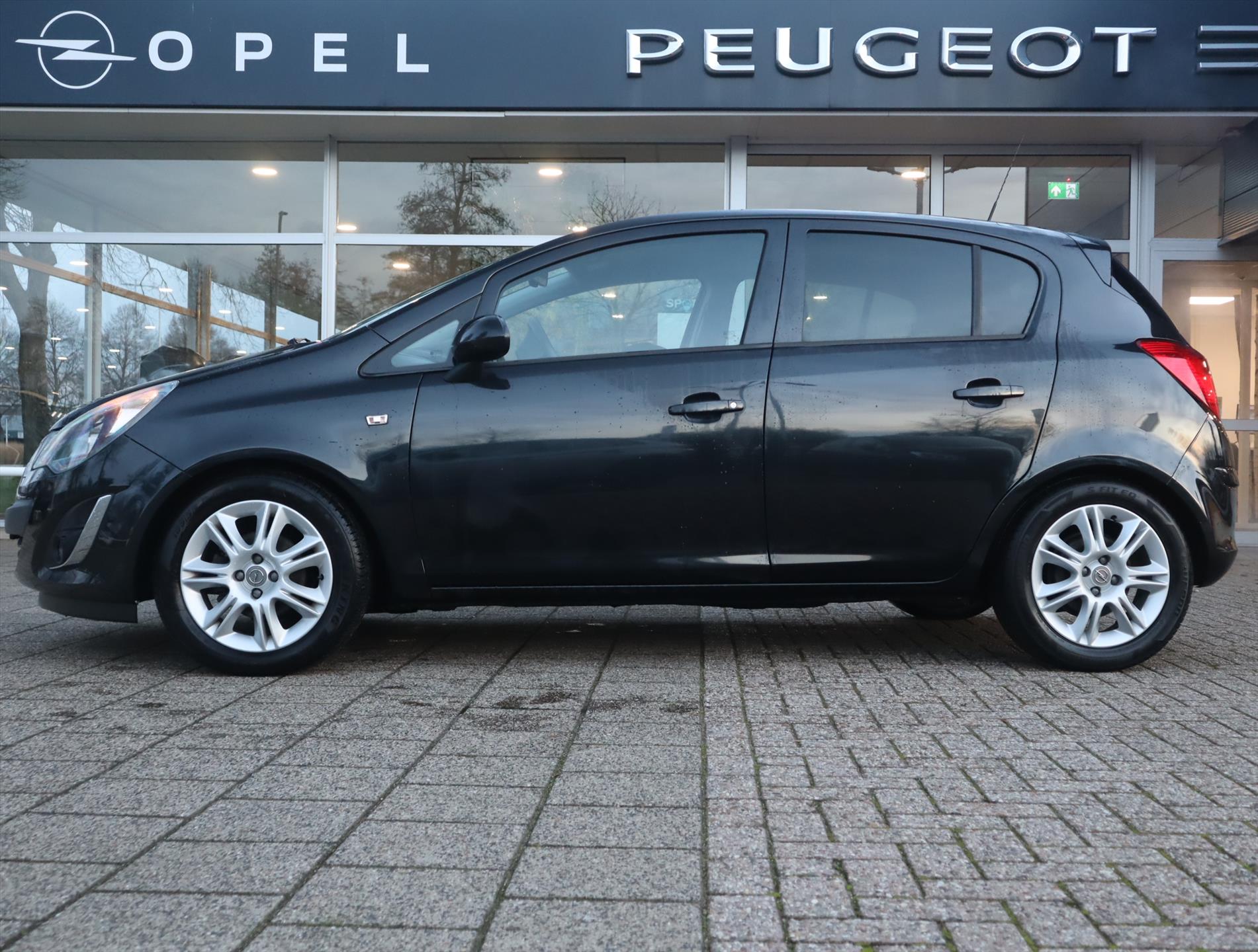 Opel Corsa BlitZ 5-Drs 1.2-16V 85pk, Rijklaarprijs, Climate control Cruise control Navigatie - Afbeelding 2