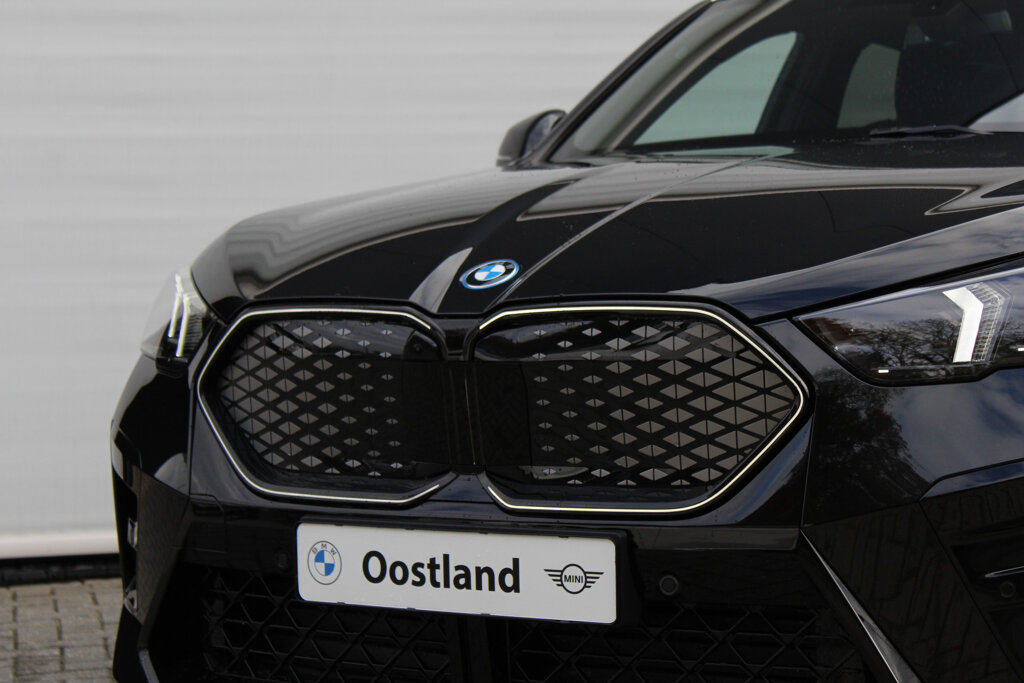 BMW iX2 6