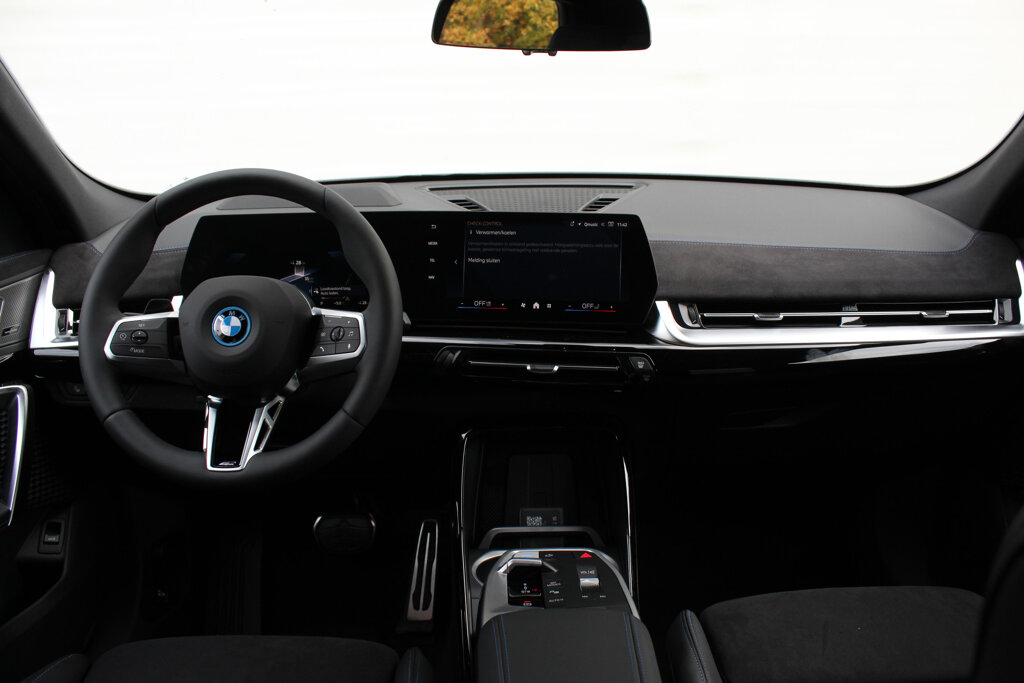 BMW iX2 22