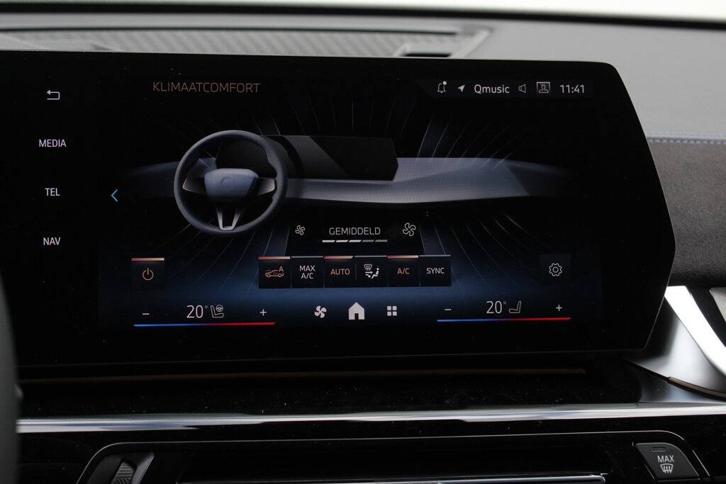 BMW iX2 33