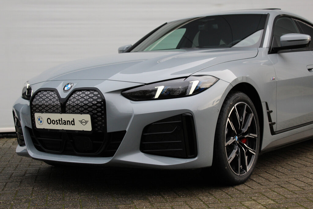 BMW i4 9