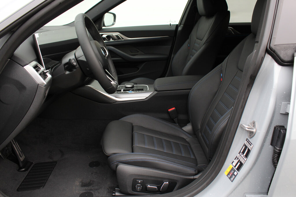 BMW i4 13