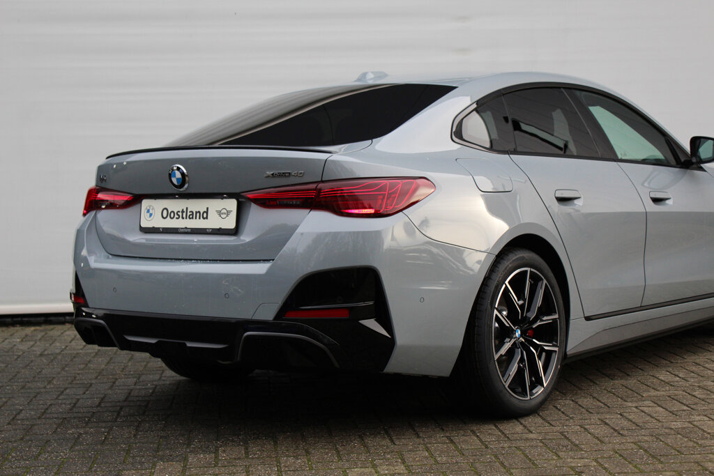 BMW i4 19