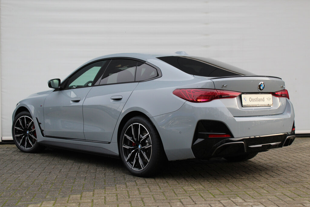 BMW i4 22