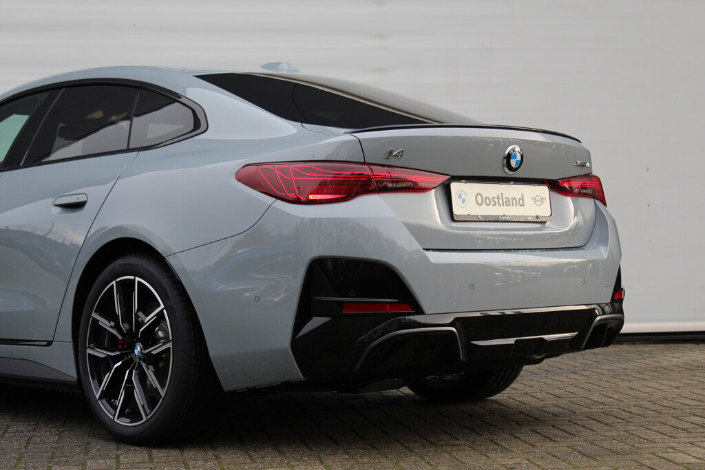 BMW i4 23