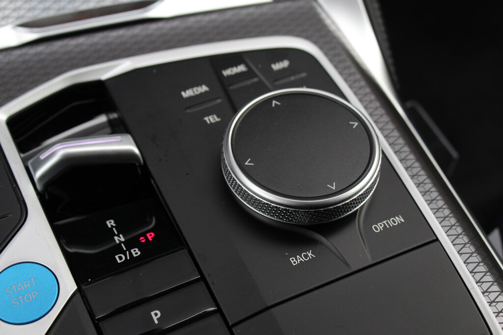 BMW i4 30