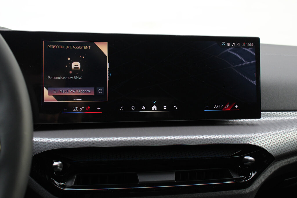 BMW i4 31