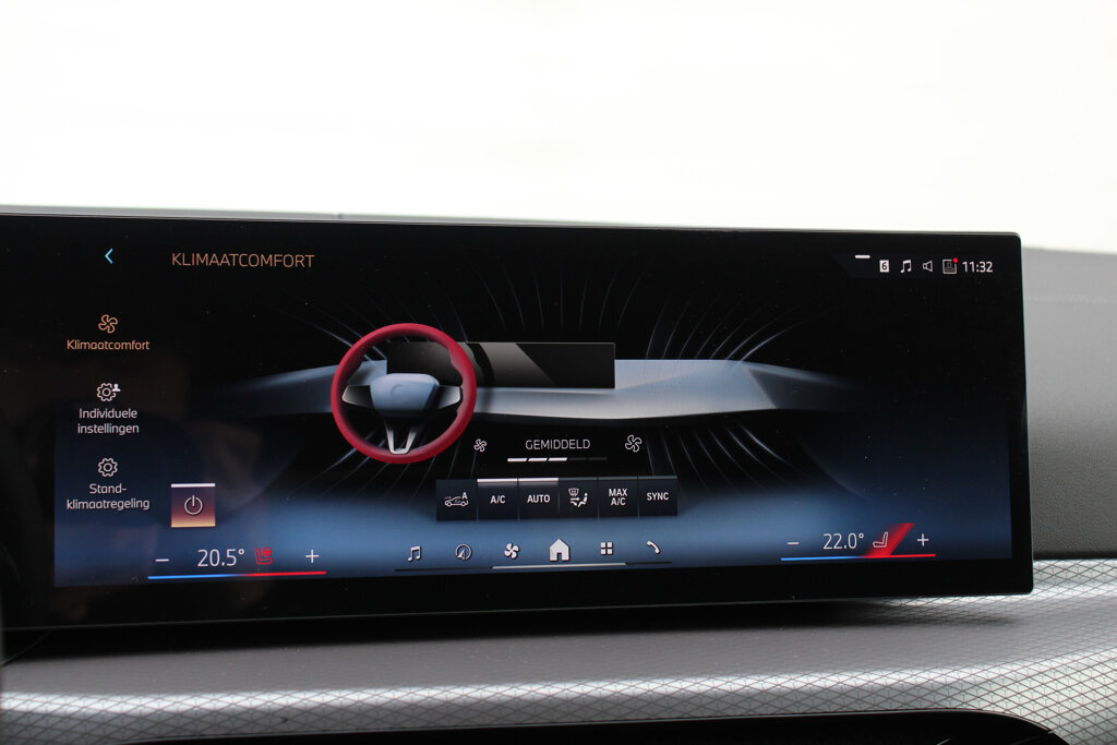 BMW i4 33