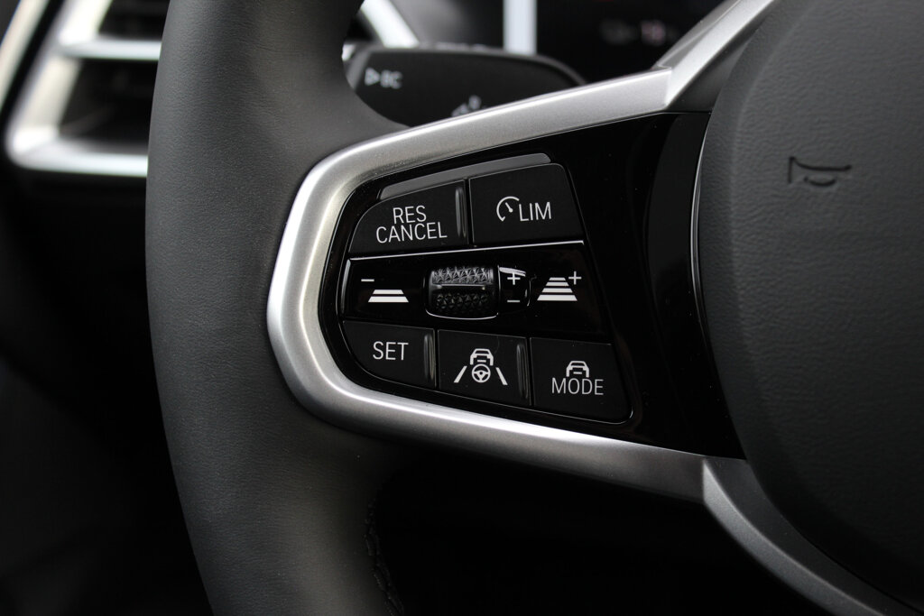 BMW i4 34