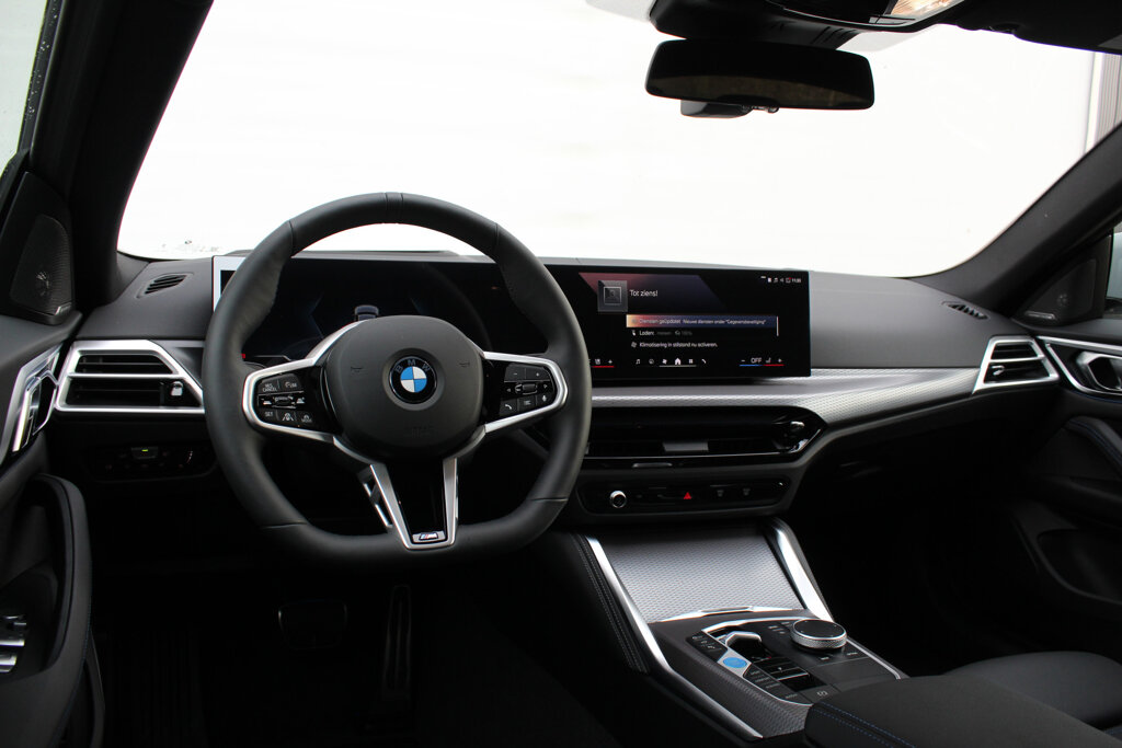 BMW i4 37