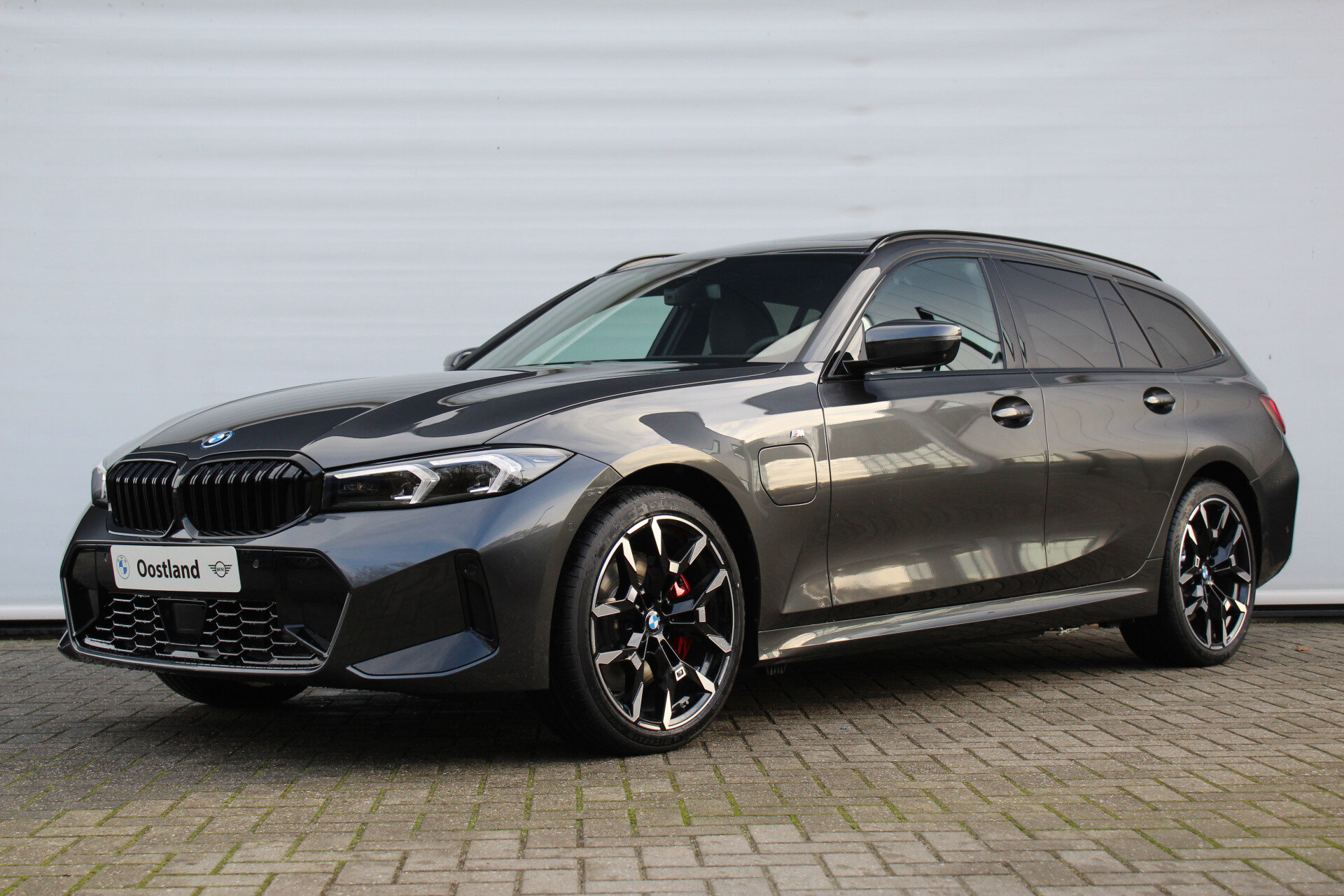 BMW 3 Serie Touring 330e High Executive M Sport Automaat