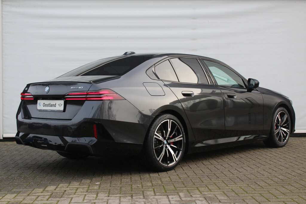 BMW i5 6