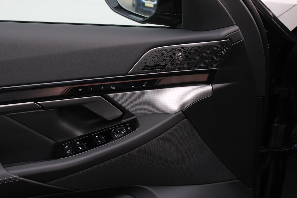 BMW i5 18