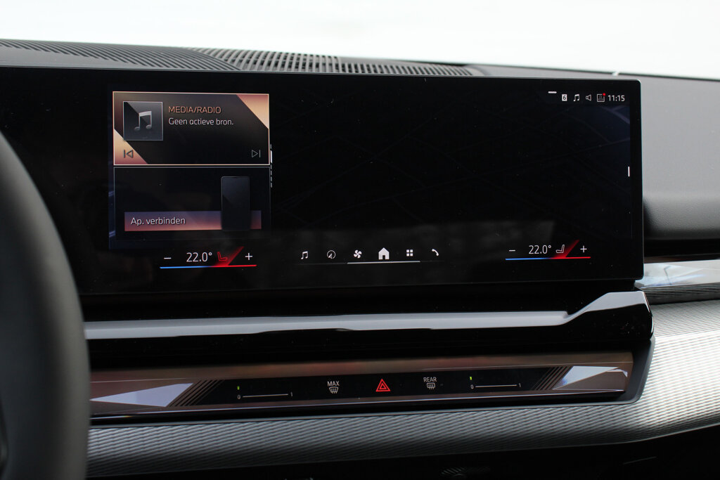 BMW i5 24