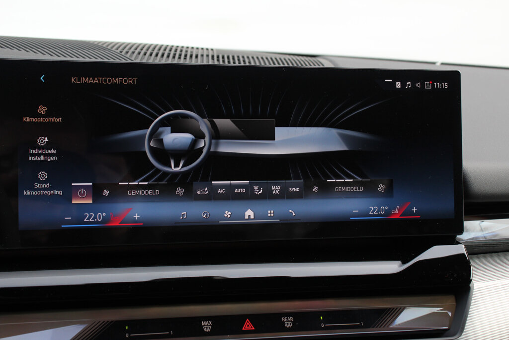 BMW i5 26