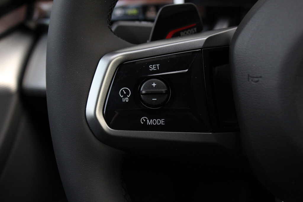 BMW i5 27