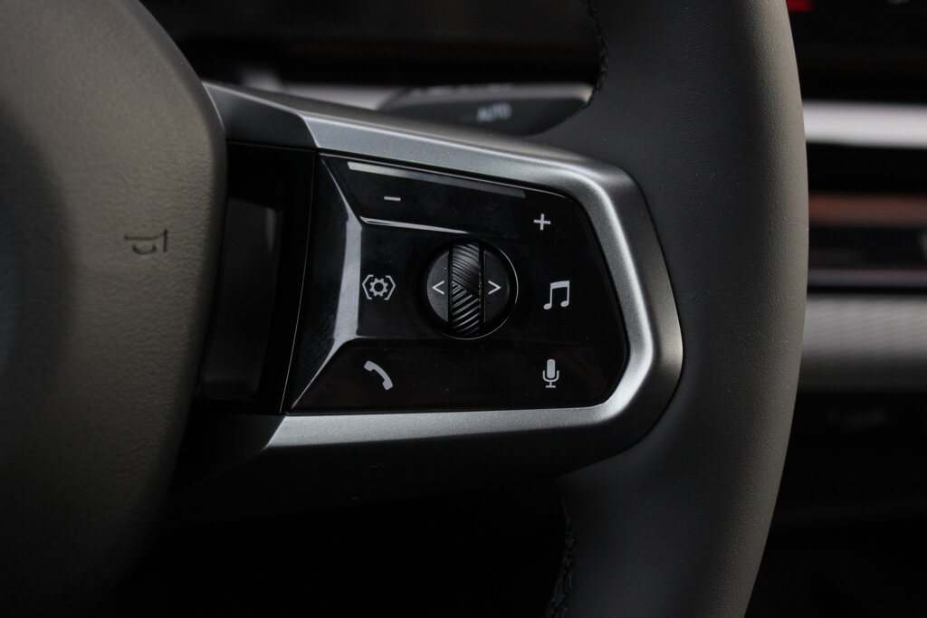 BMW i5 28