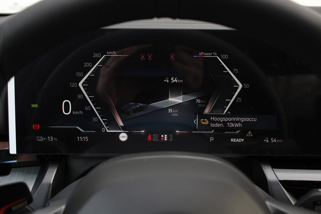 BMW i5 29