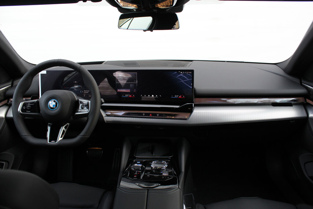 BMW i5 31