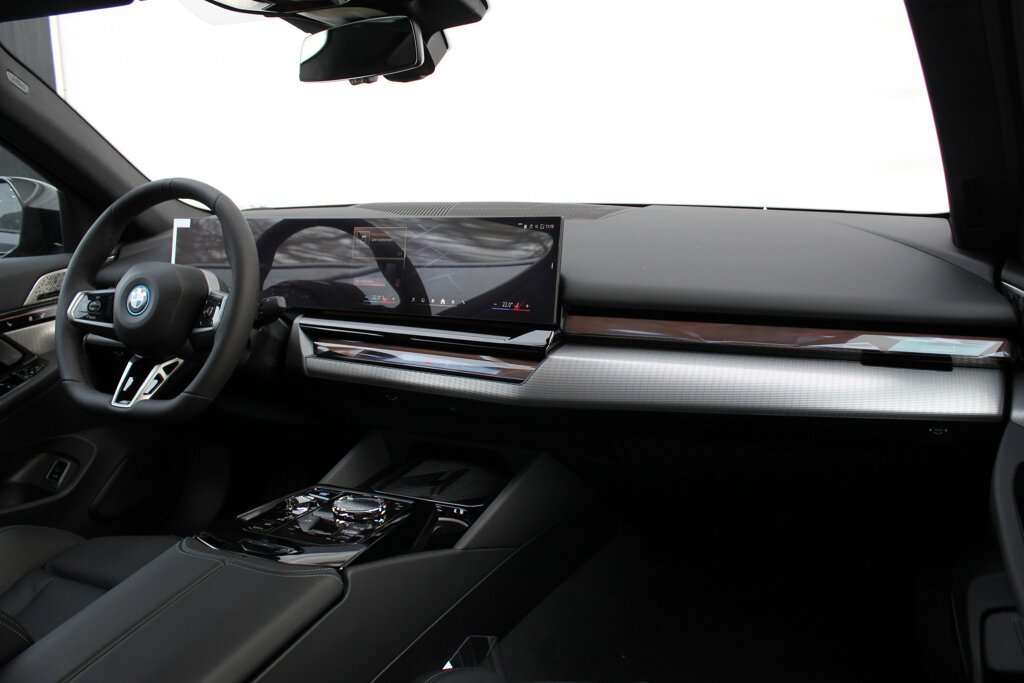 BMW i5 32